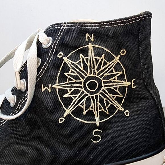 Converse Black High Top Sneakers Custom Embroidered Mountains Size 10 Art‎ - Picture 9 of 9